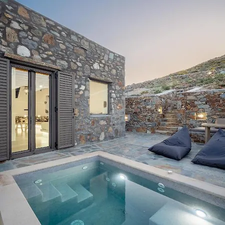 Petrias Pool House