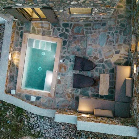 Petrias Pool House Apartment *
