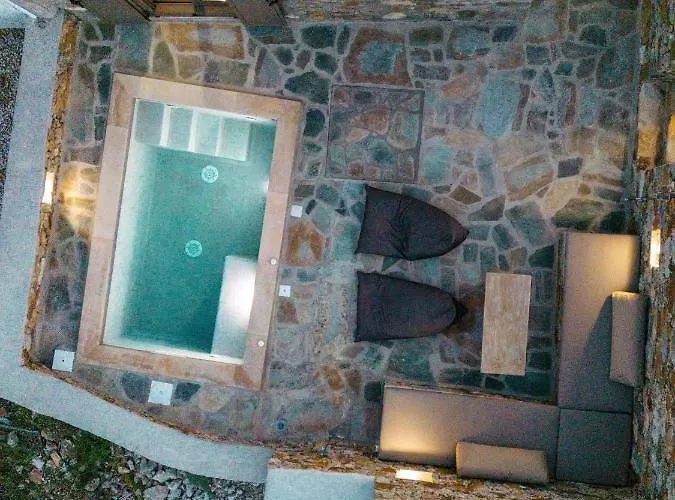 Petrias Pool House アパート *